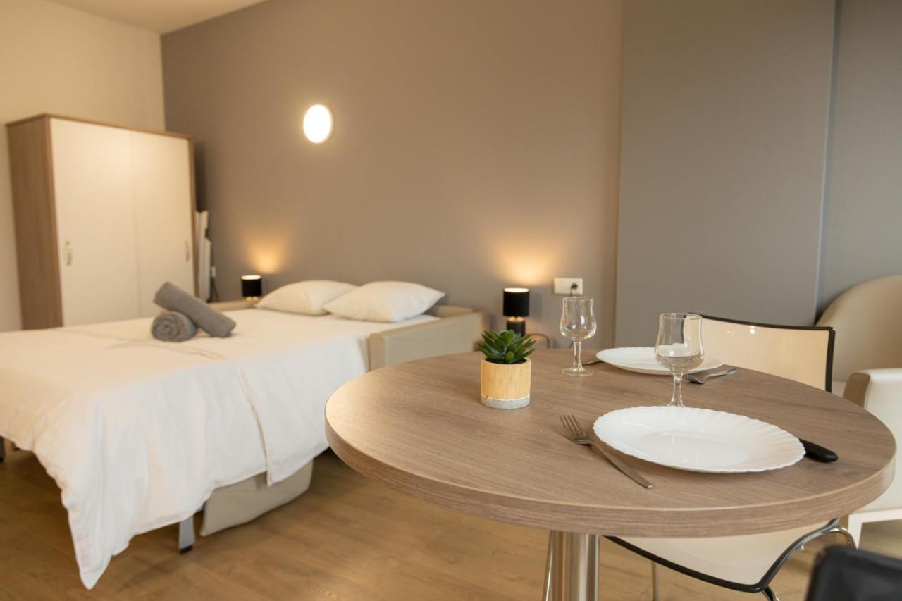 Ferienwohnung Modern Chic Immaculate Studio Near City Center Belval Esch an der Alzette Exterior foto